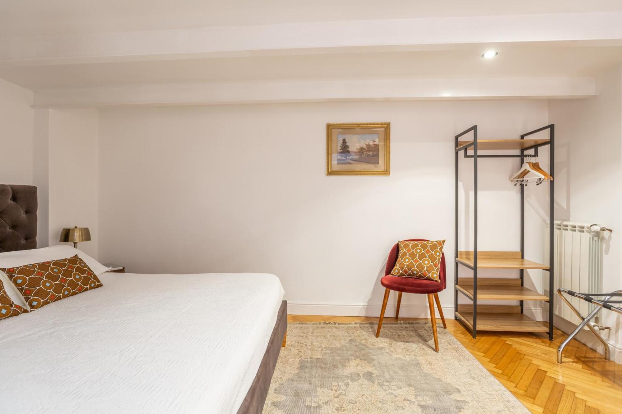 Apartment Daplace - Iris Rom